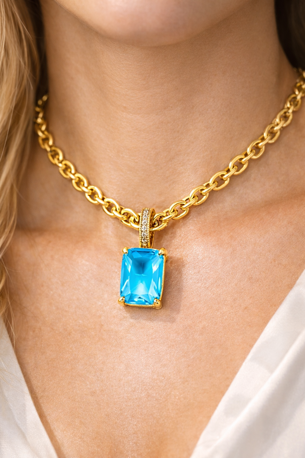 ELEGANT GOLD CZ NECKLACE