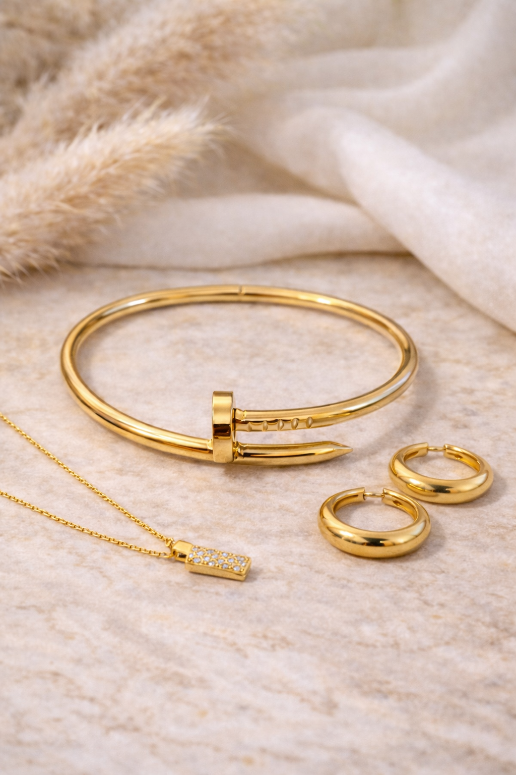 CLASSIC NAIL BRACELET -GOLD