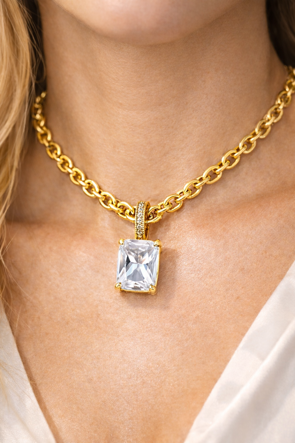 ELEGANT GOLD CZ NECKLACE