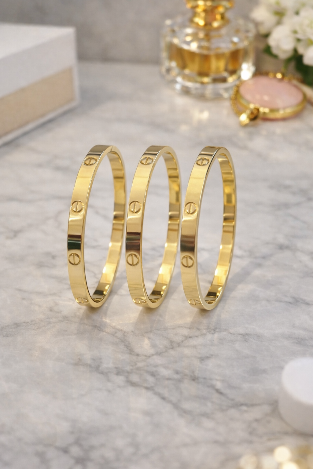SOFT GLOW BANGLE