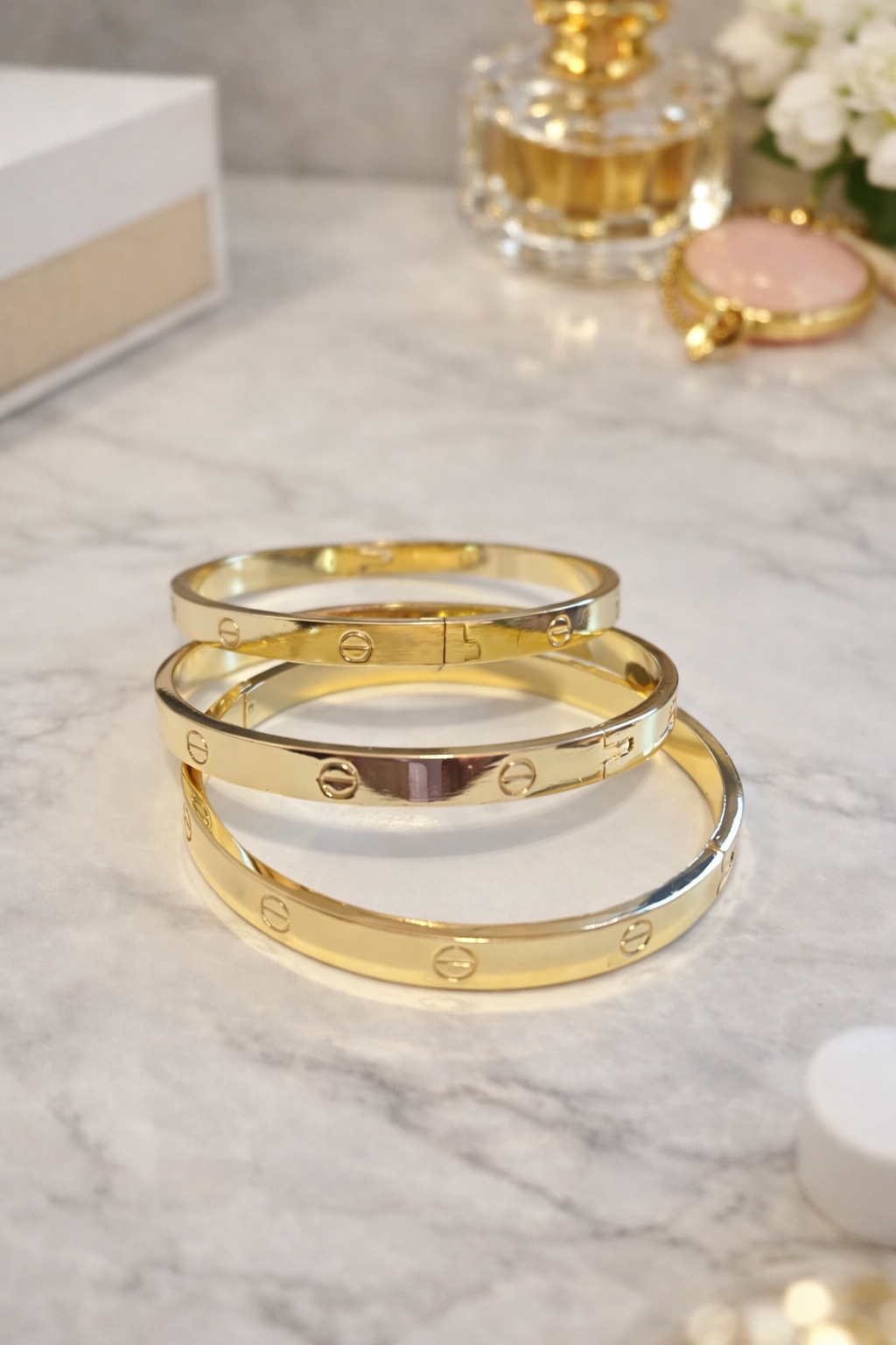 SOFT GLOW BANGLE