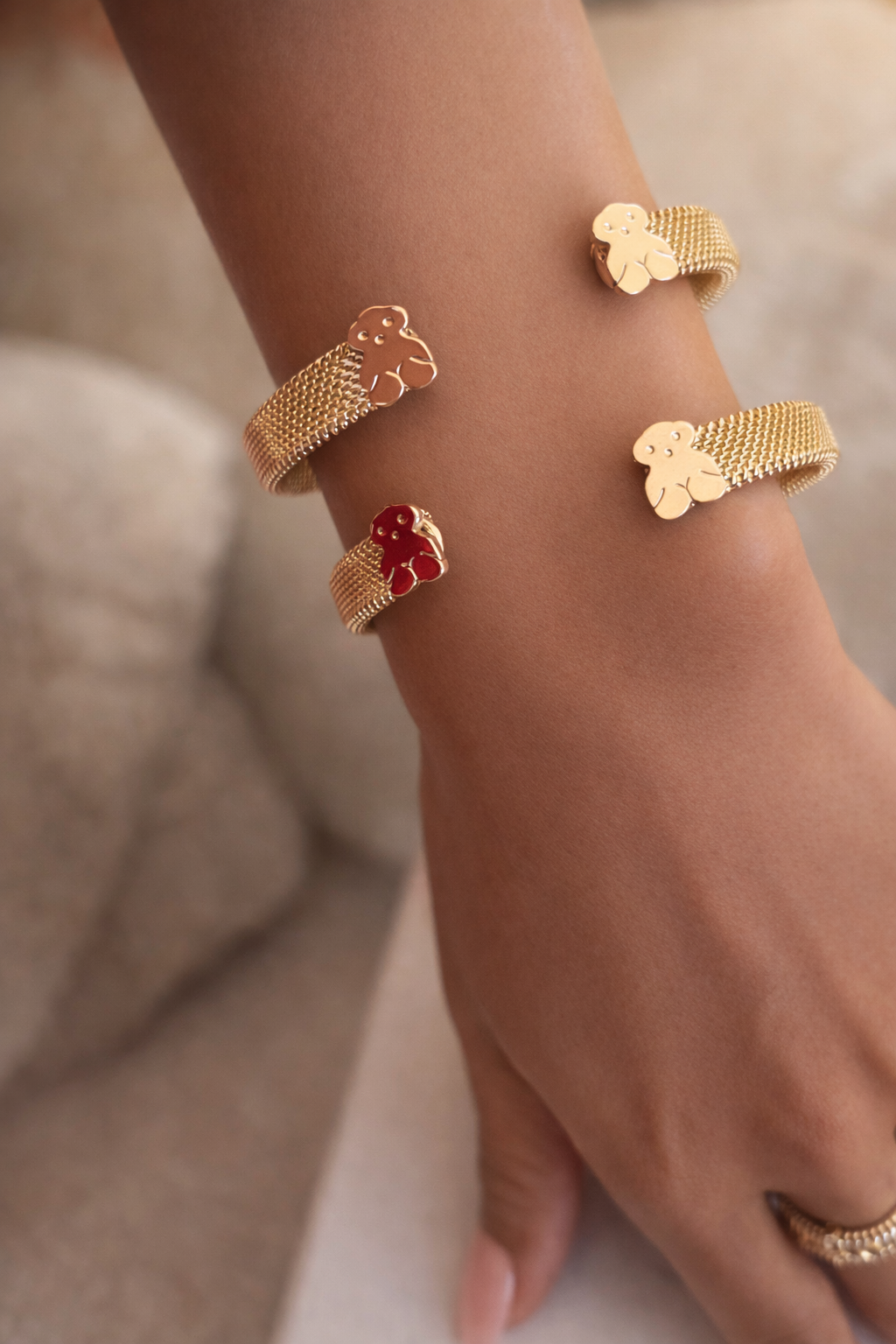 CLASSIC BEAR OPEN MESH BANGLE