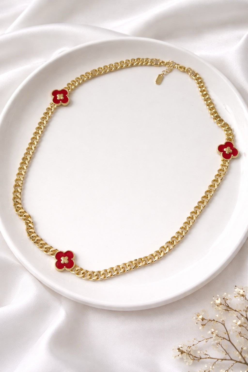 ELEGANT FLORAL NECKLACE