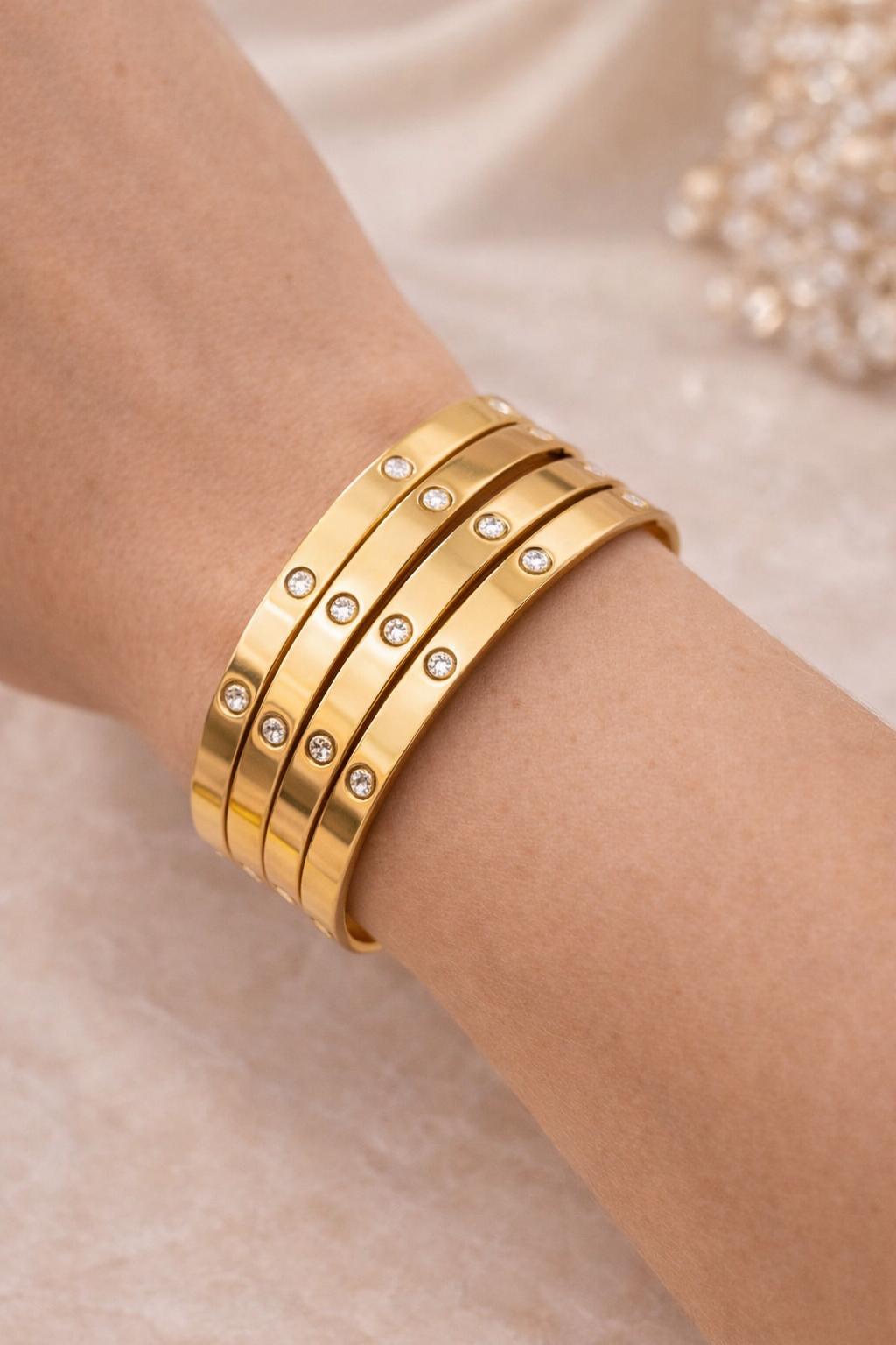 ICONIC  CRYSTAL BANGLE