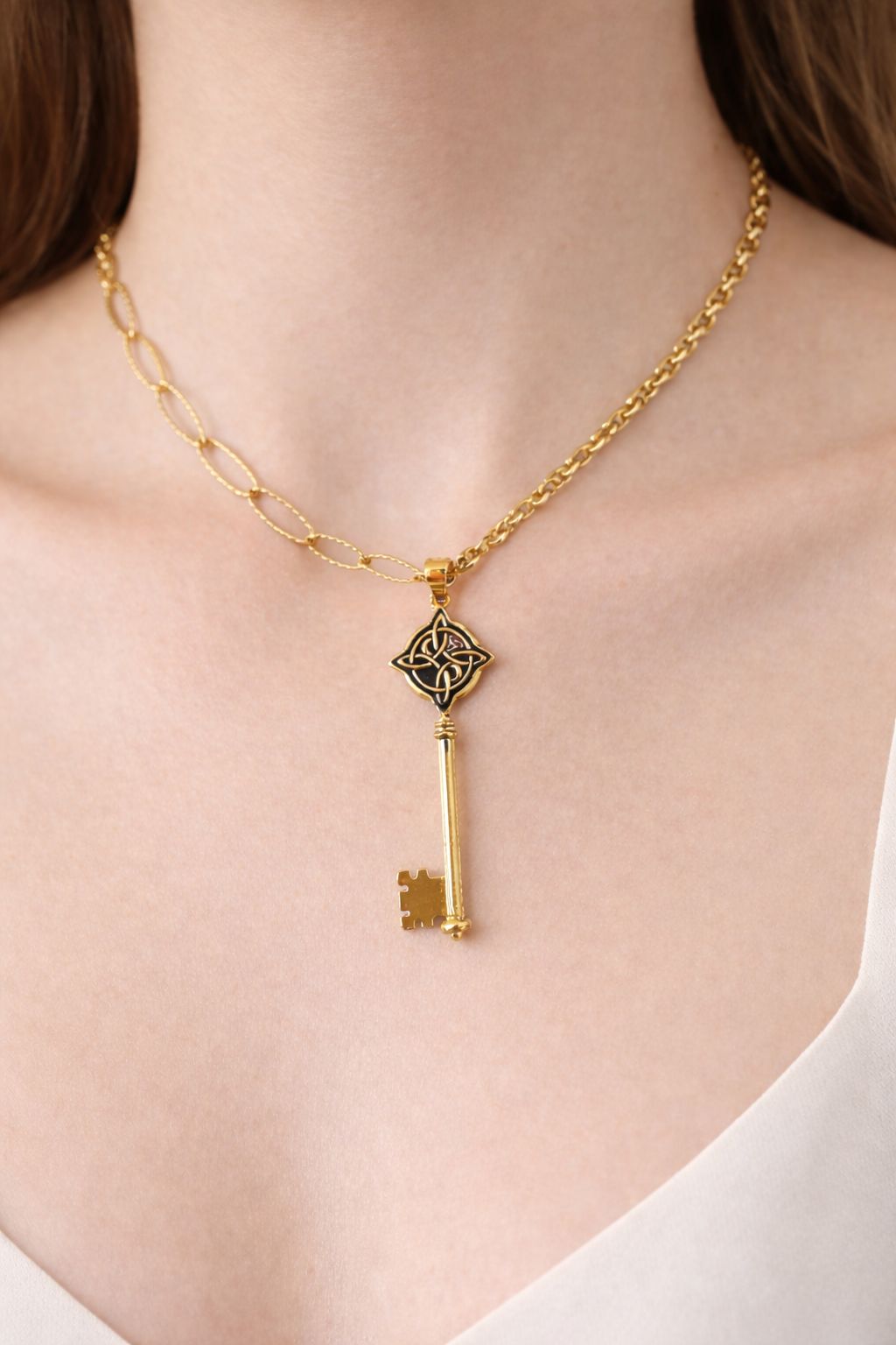 GOLDN KEY NECKLACE LULU
